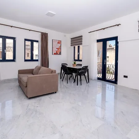 Charming Centre Walk To Rotunda By Hostmt Apartman *