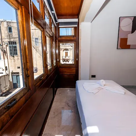 Apartman Charming Centre Walk To Rotunda By Hostmt *
