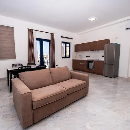Charming Centre Walk To Rotunda By Hostmt Apartman *